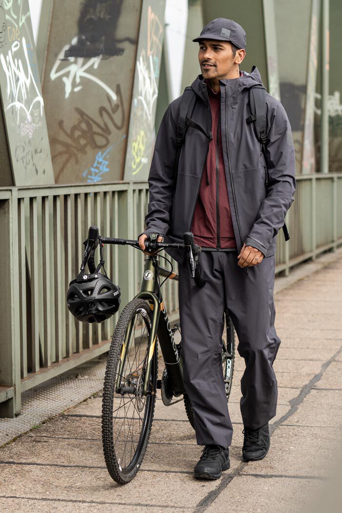Biking in the city Outfit men